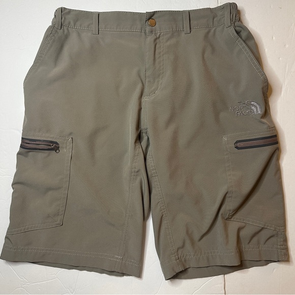 The North Face Men’s Khaki Athletic Cargo Shorts Size Small - Picture 1 of 10